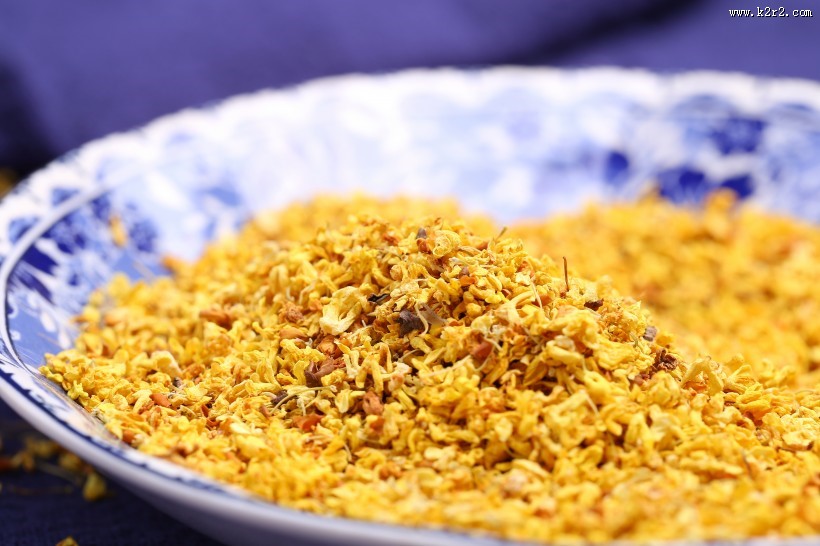 金色干制菊花茶图片