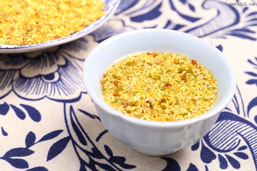 金色干制菊花茶图片