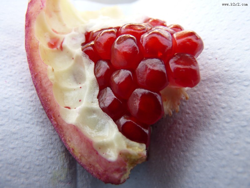 掰开的石榴图片
