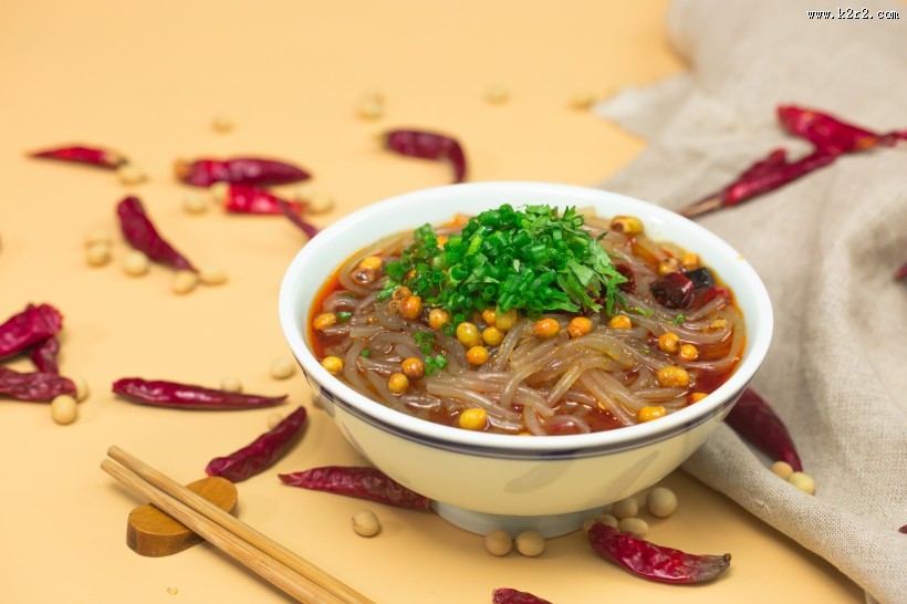 鲜香好吃的酸辣粉图片大全