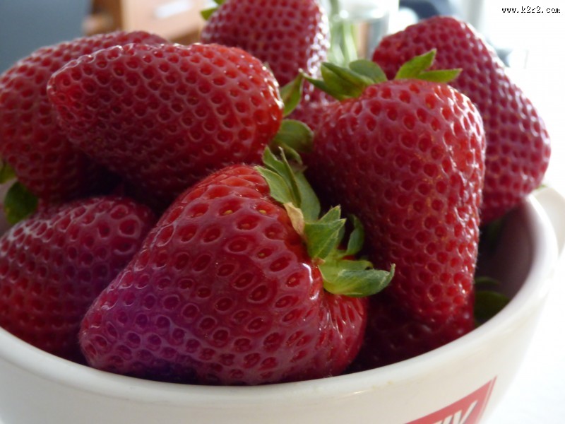 美味可口的红色草莓图片