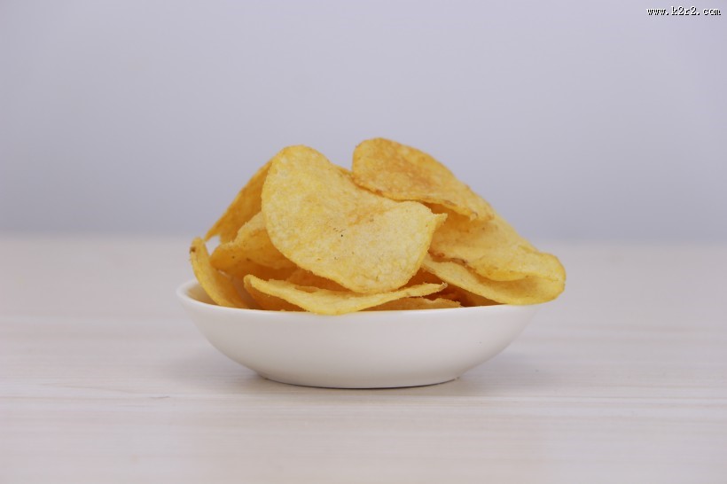 鲜脆油炸薯片图片