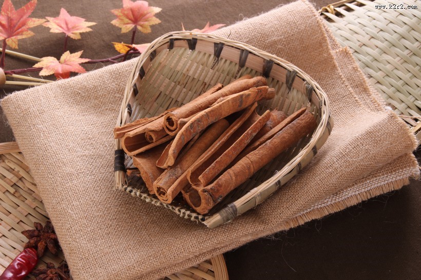 炖肉必不可少的调料桂皮图片