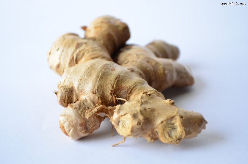 辛辣的生姜调料图片