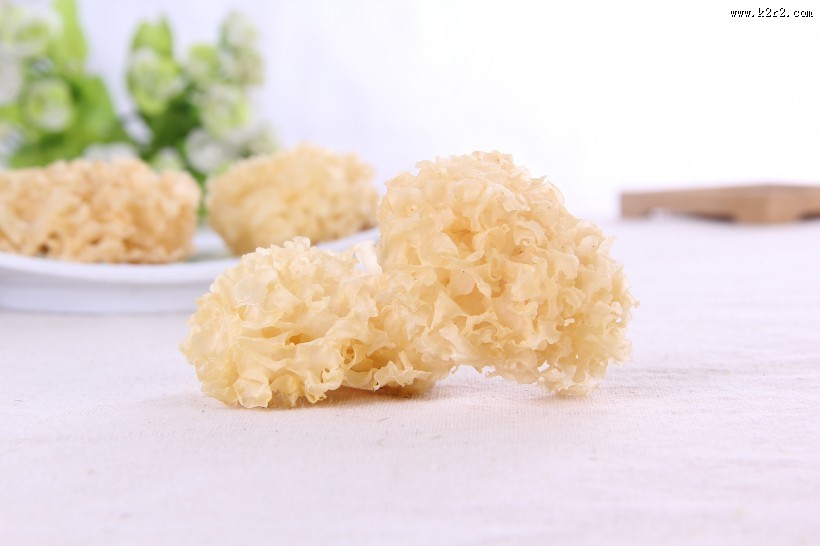 雪白营养润肺的银耳图片大全