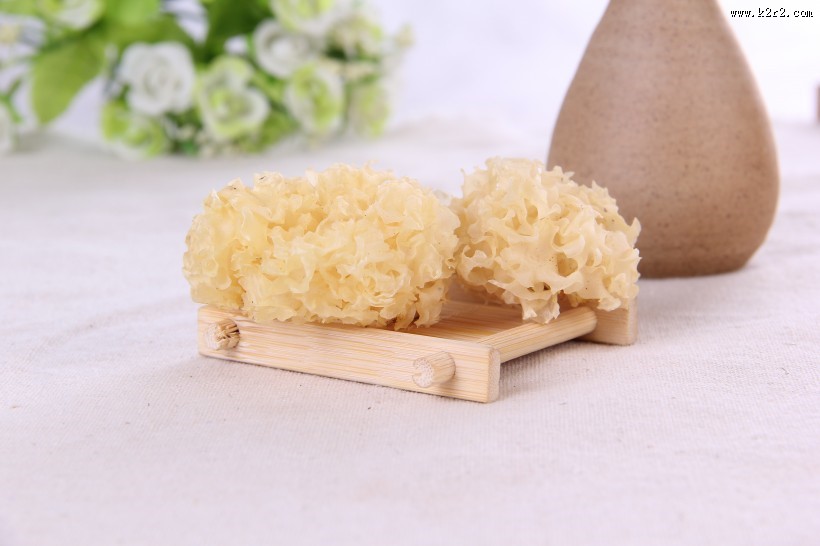 雪白营养润肺的银耳图片大全