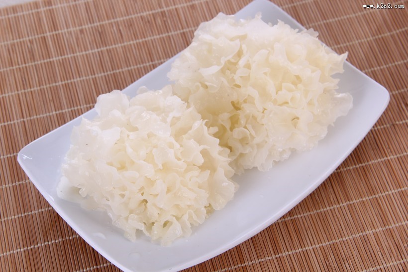 雪白营养润肺的银耳图片大全