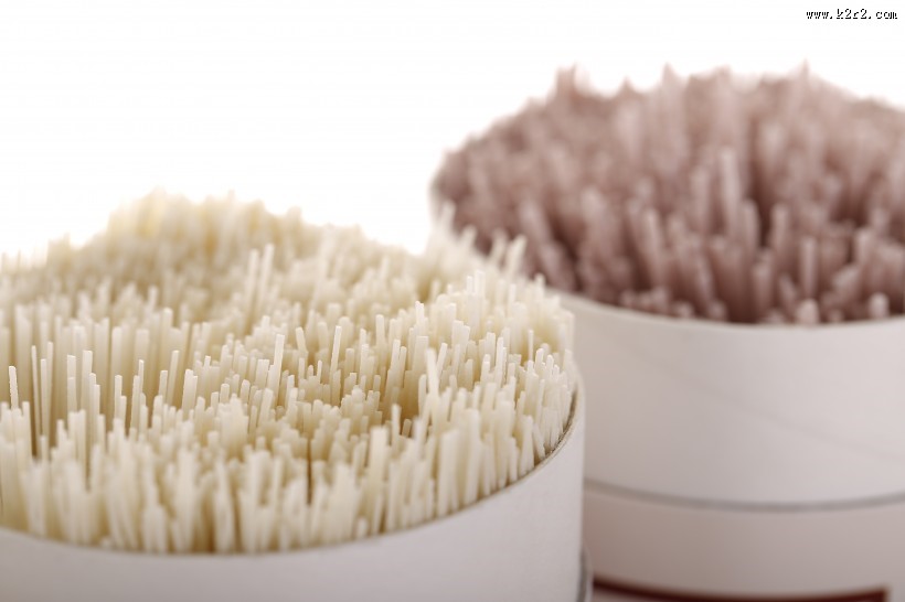 精致纤细的挂面图片