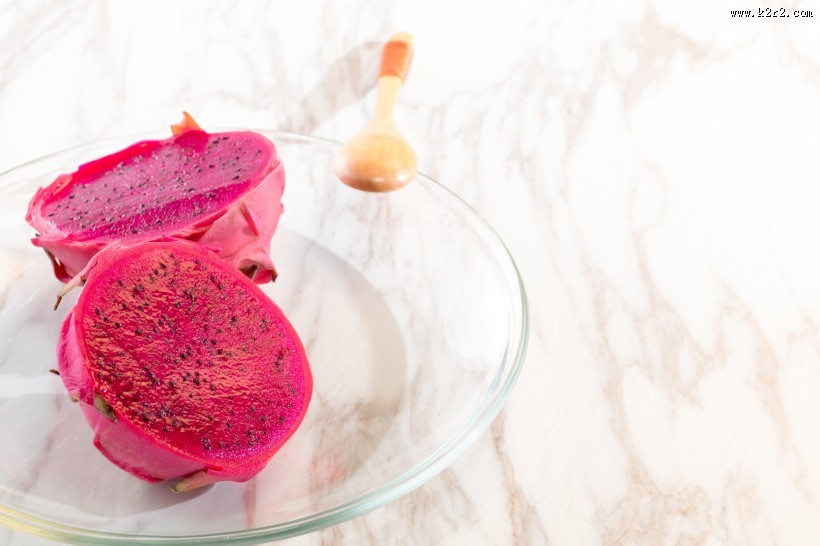 好吃好看的红心火龙果图片