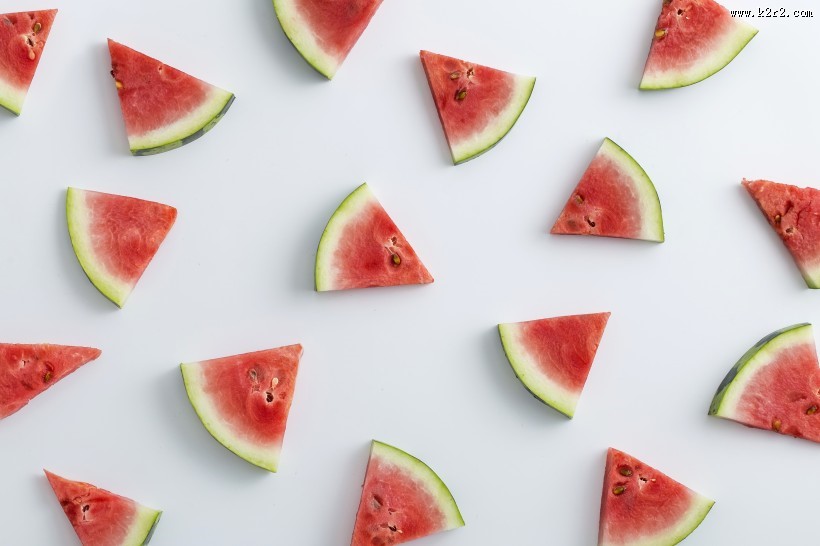 切成块的清凉西瓜图片