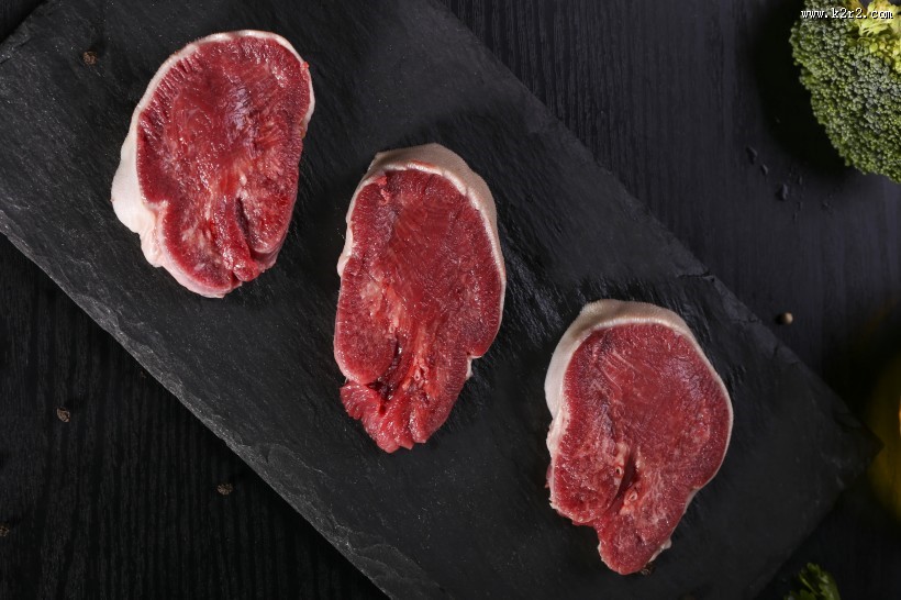 鲜嫩美味牛舌图片