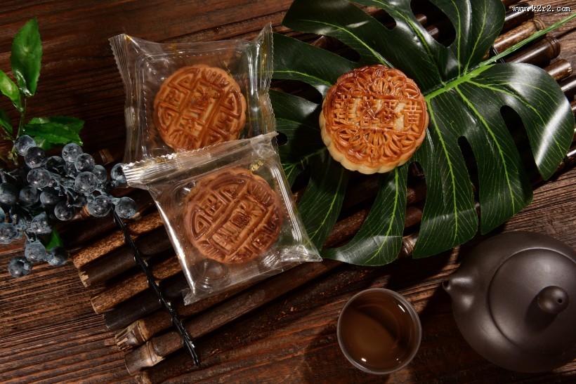 好吃的蛋黄月饼图片