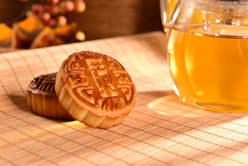 好吃的蛋黄月饼图片