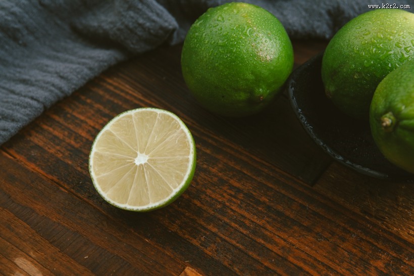 清凉的夏日柠檬图片