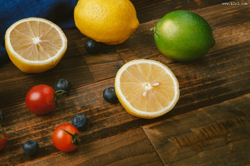清凉的夏日柠檬图片