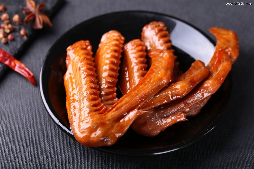 美味好吃的零食鸭货（鸭头,鸭舌,鸭翅）图片