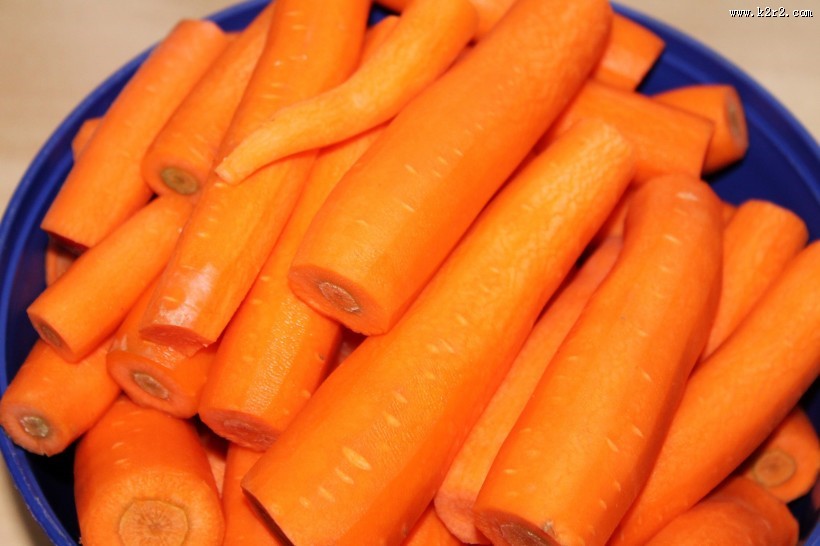 新鲜的胡萝卜图片