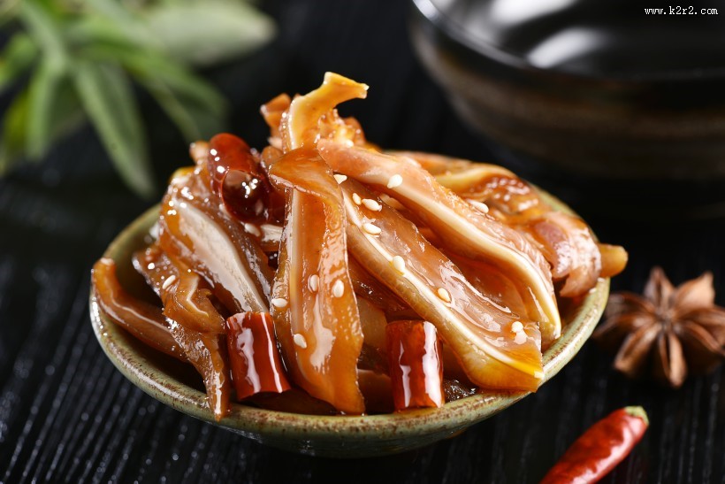 好吃的凉拌麻辣耳丝图片