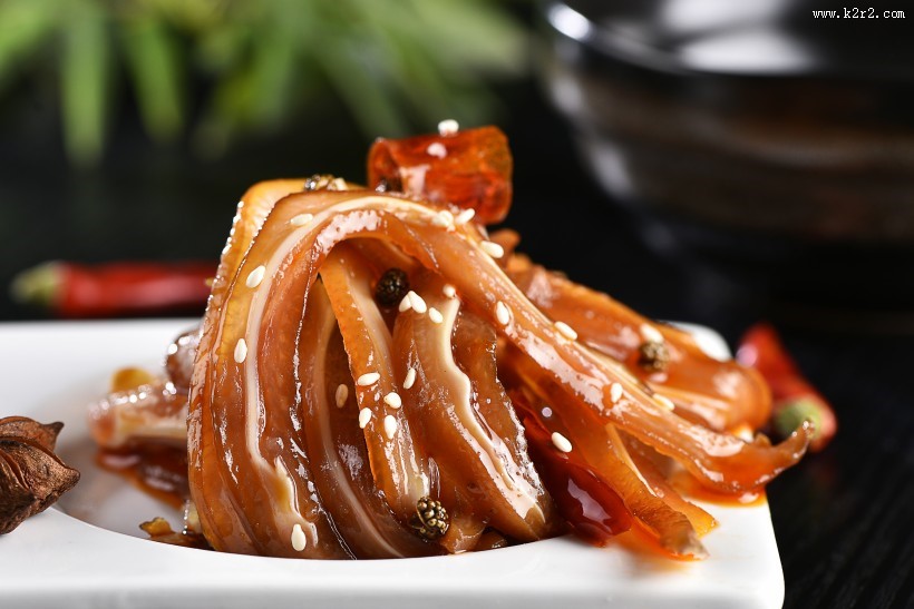 好吃的凉拌麻辣耳丝图片