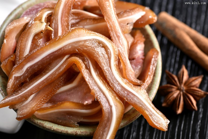 好吃的凉拌麻辣耳丝图片