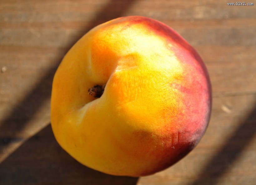 新鲜好吃的水蜜桃图片