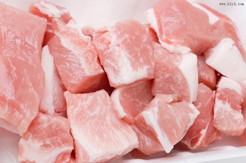 切开的新鲜猪肉图片
