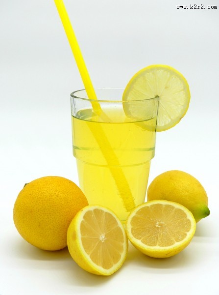 切开的柠檬图片