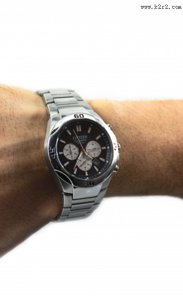 戴在手腕上的手表图片大全