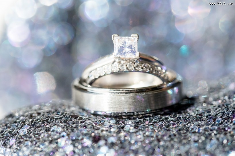 唯美的婚戒图片