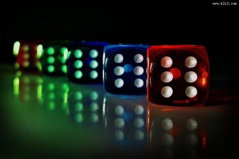 各种颜色的骰子图片