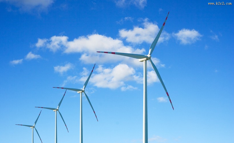 原野上高大的风车图片