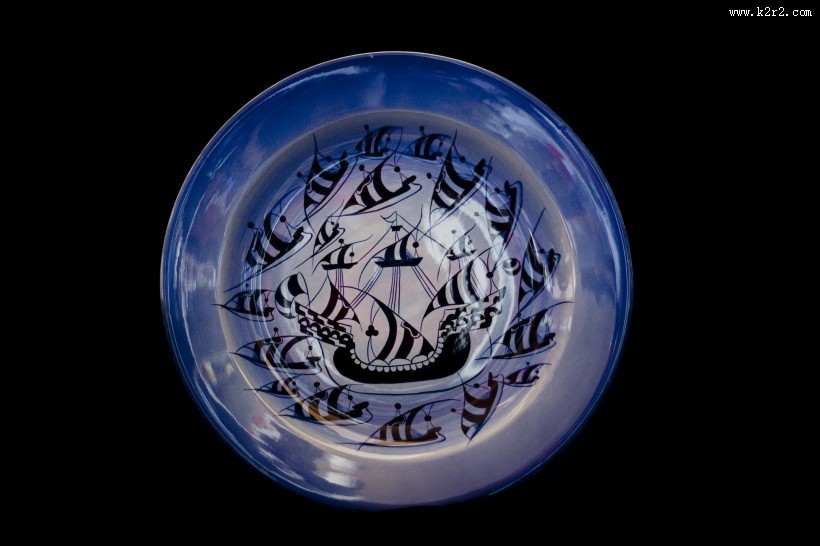 精美的瓷器盘子图片