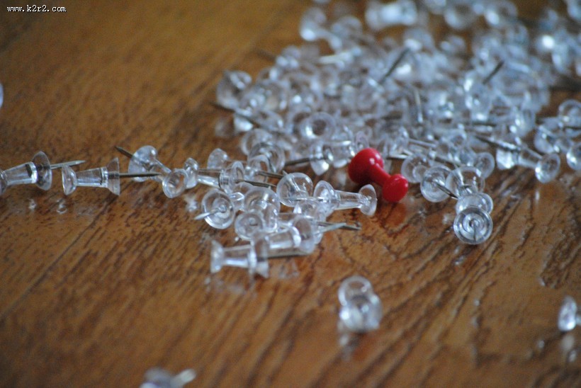 用于固定图纸的图钉图片