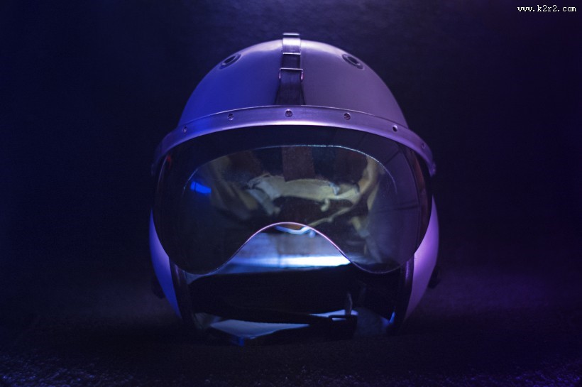 炫酷的摩托车头盔图片