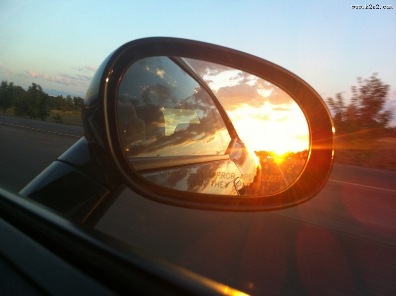 汽车的后视镜图片