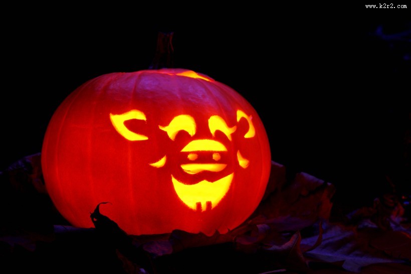 夜晚中的南瓜灯图片