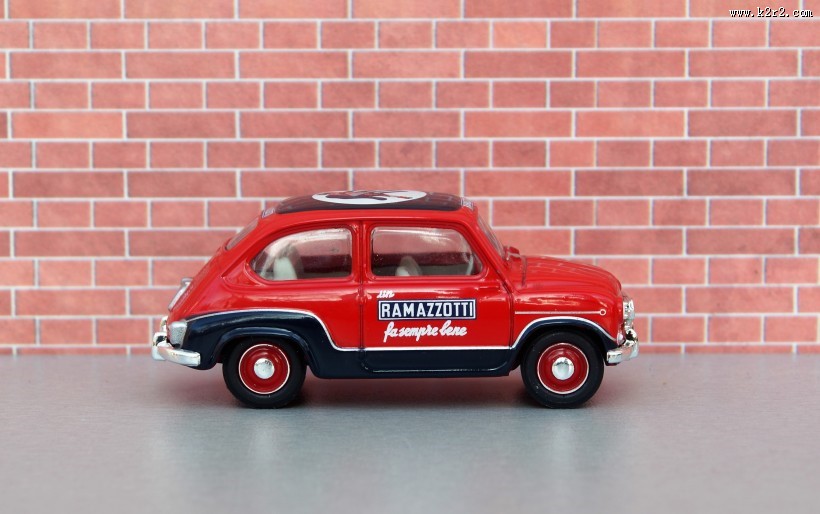 红色的玩具车图片大全