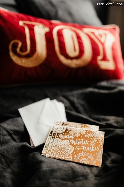 圣诞礼物和贺卡的图片