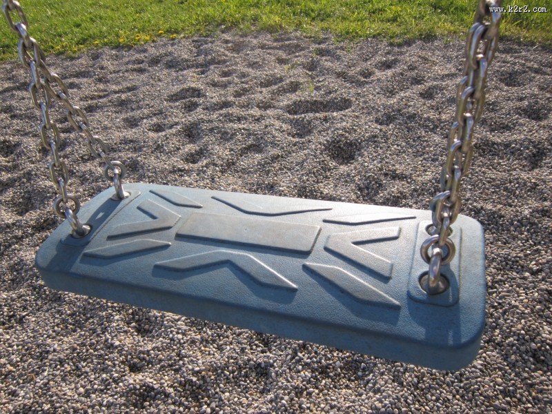 童年里的秋千图片