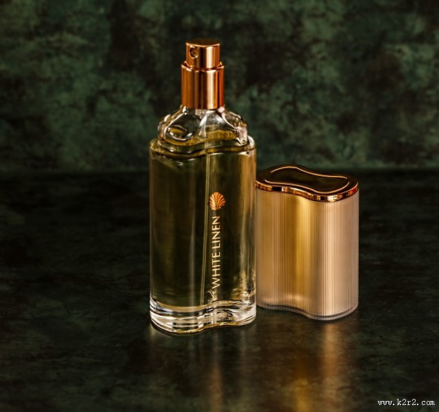 设计精美的香水瓶图片