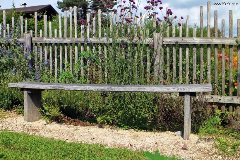 各种各样的木头栅栏图片