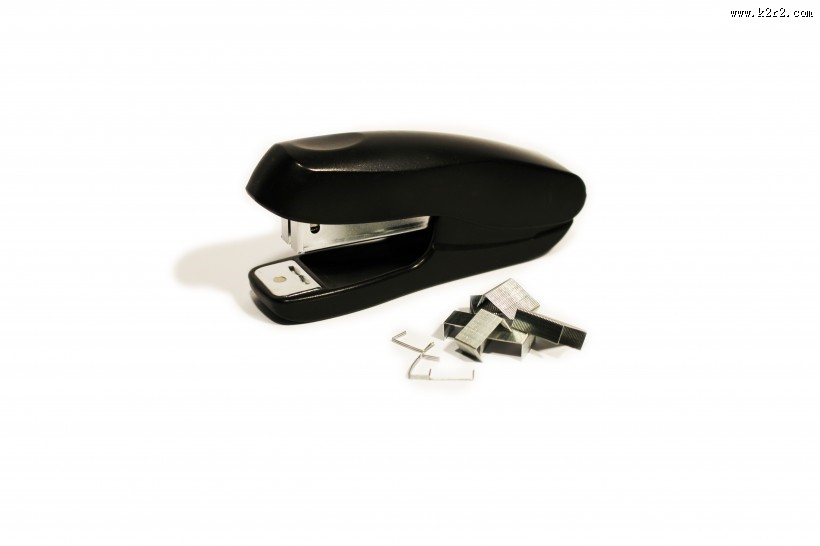 办公常用的订书机图片