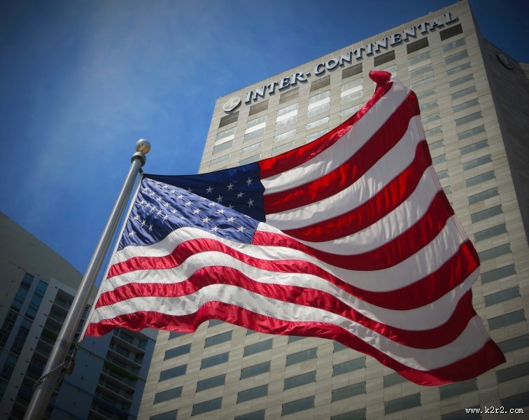 随风飘扬的美国国旗图片大全