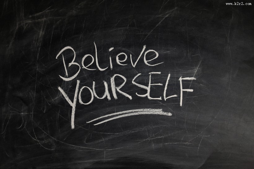 写有英文字母的黑板图片大全