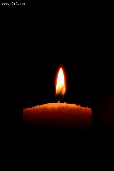 正在燃烧的蜡烛图片