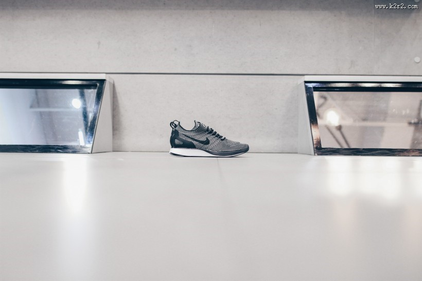 耐克品牌的运动鞋图片