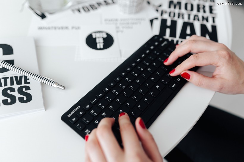 电脑无线键盘的图片