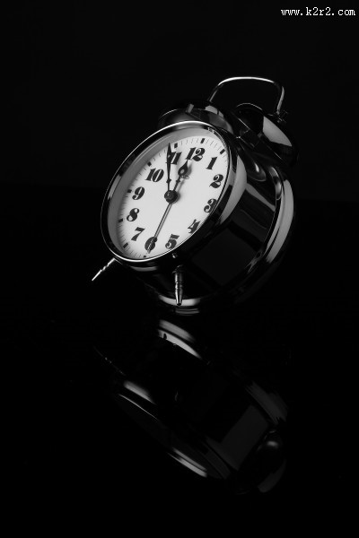 圆形机械小闹钟图片