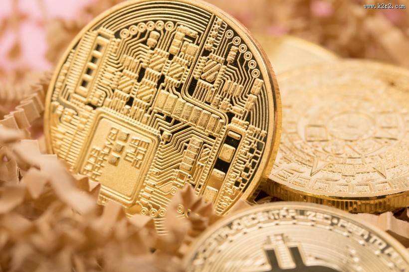 黄灿灿的金币图片