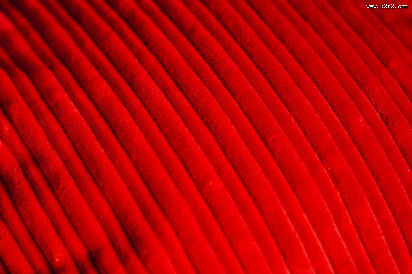 浪漫的红色床单图片